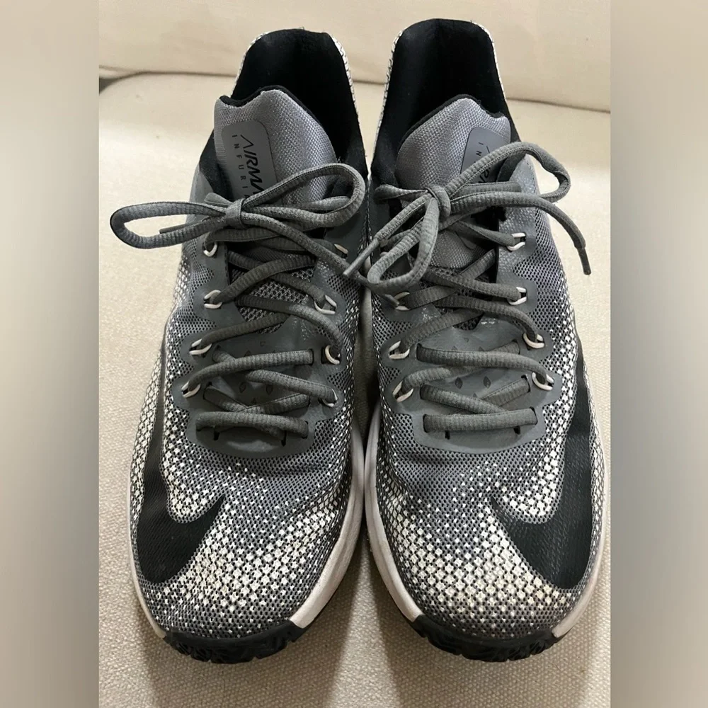 Nike Men's Air Max Infuriate Low Gray Basketball Shoes Size 9.5